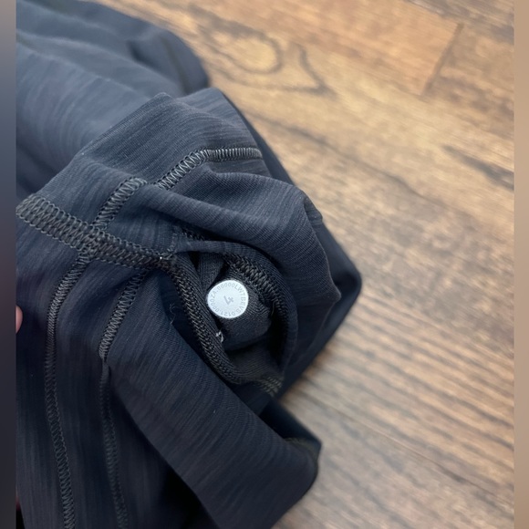 Lululemon Wunder Train High-Rise Short 6" - Picture 3 of 4